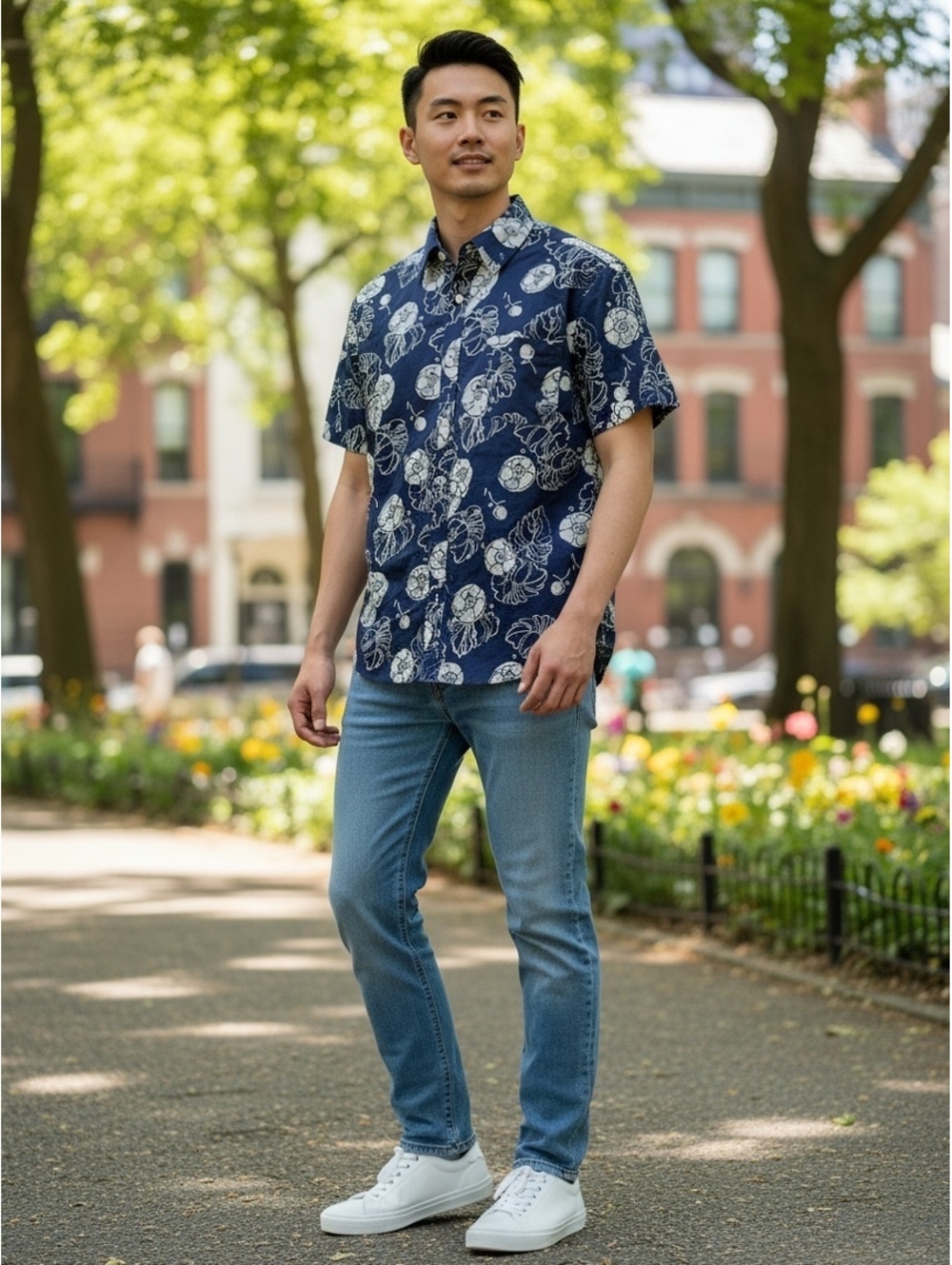 Goodfellow & Co Navy Blue Floral Short Sleeve Button-Up Shirt Large